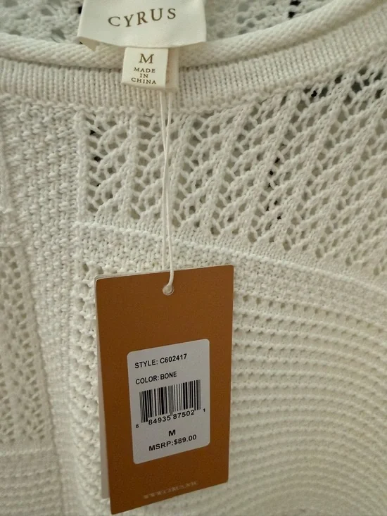 Cyrus crochet top, NWT sz M - Picture 2 of 3